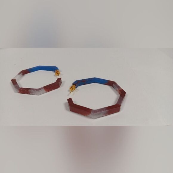 CLEARANCE Red, white and blue resin geometric hoop earrings - Picture 4 of 4